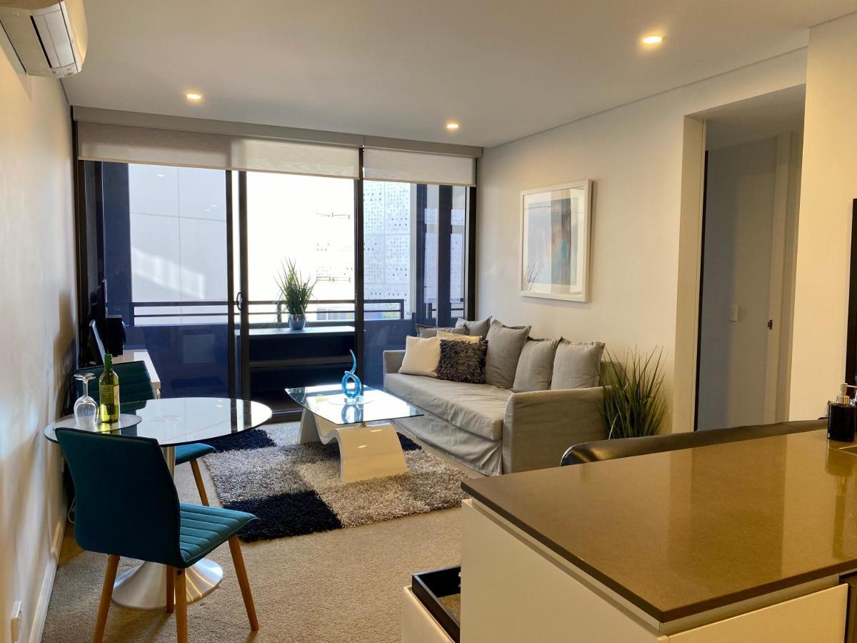 Governor Luxe 1 Bedroom Apartment In The Heart Of Barton Wifi Gym Wine Secure Parking Canberra Kingston Dış mekan fotoğraf