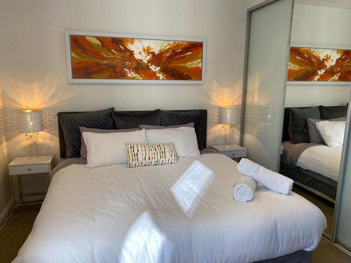 Governor Luxe 1 Bedroom Apartment In The Heart Of Barton Wifi Gym Wine Secure Parking Canberra Kingston Dış mekan fotoğraf