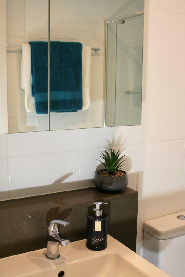 Governor Luxe 1 Bedroom Apartment In The Heart Of Barton Wifi Gym Wine Secure Parking Canberra Kingston Dış mekan fotoğraf