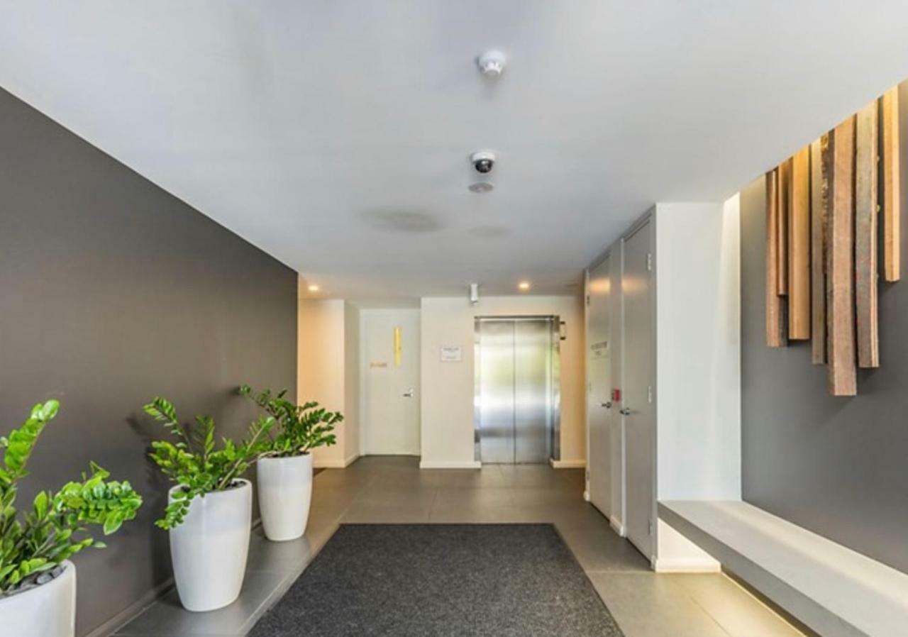 Governor Luxe 1 Bedroom Apartment In The Heart Of Barton Wifi Gym Wine Secure Parking Canberra Kingston Dış mekan fotoğraf